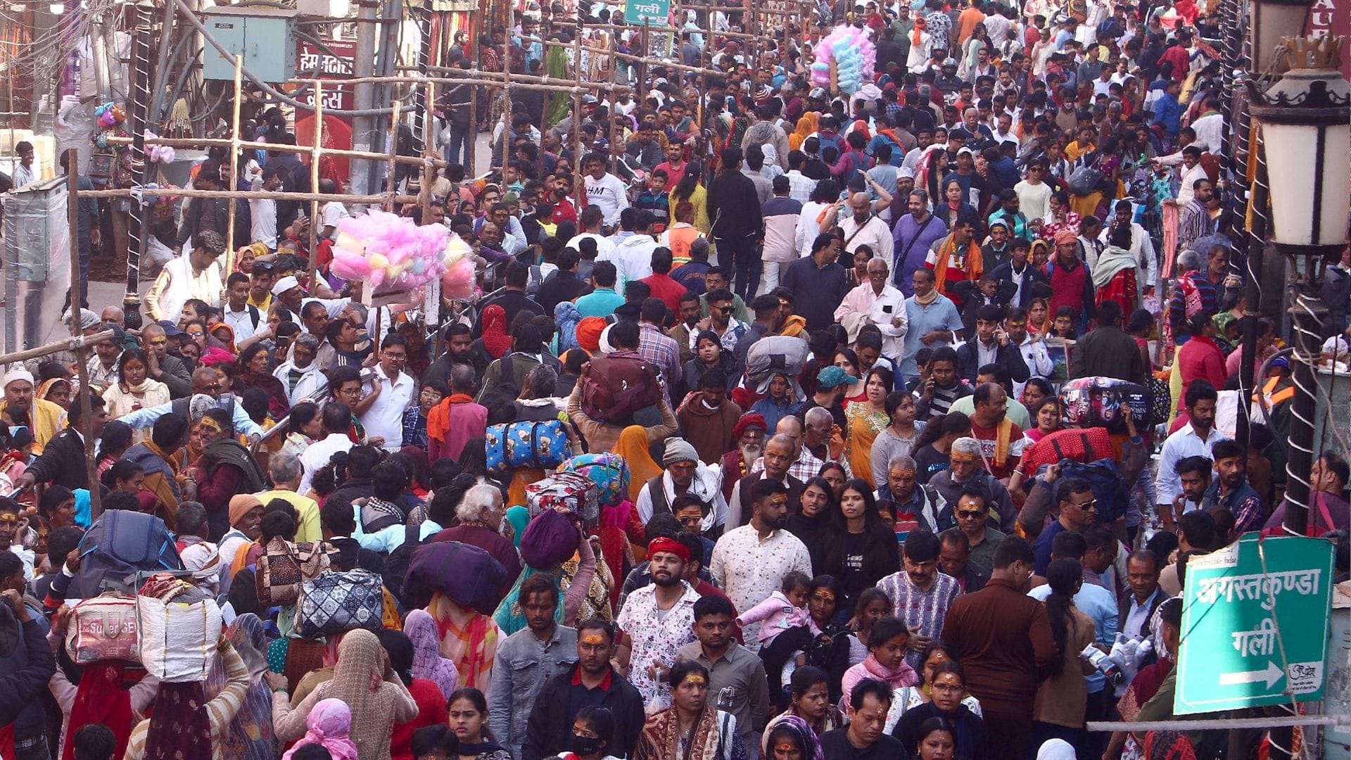 Kashi Vishwanath temple four lakh devotees visited from Mahakumbh