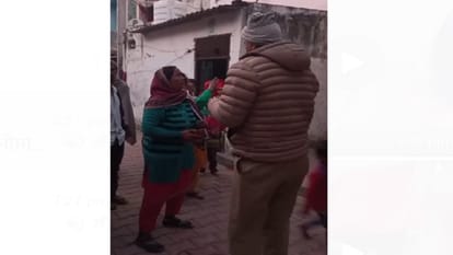 UP: Prostitution business caught in Meerut, girls taken into custody, youths ran away