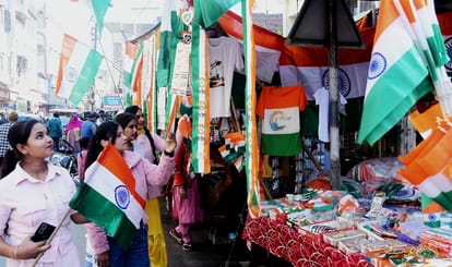 Republic Day 2025: Colourful programs in Moradabad division, policemen honored in all districts