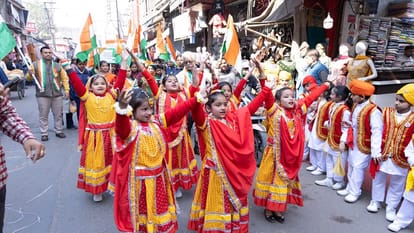 Republic Day 2025: Colourful programs in Moradabad division, policemen honored in all districts