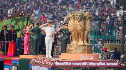 Republic Day Parade: देश की सैन्य शक्ति और समृद्धि की झलक, कर्तव्य पथ पर दिखा विकसित भारत के संकल्प का नजारा Republic Day Parade A glimpse of the country military power and prosperity tableau news in hindi