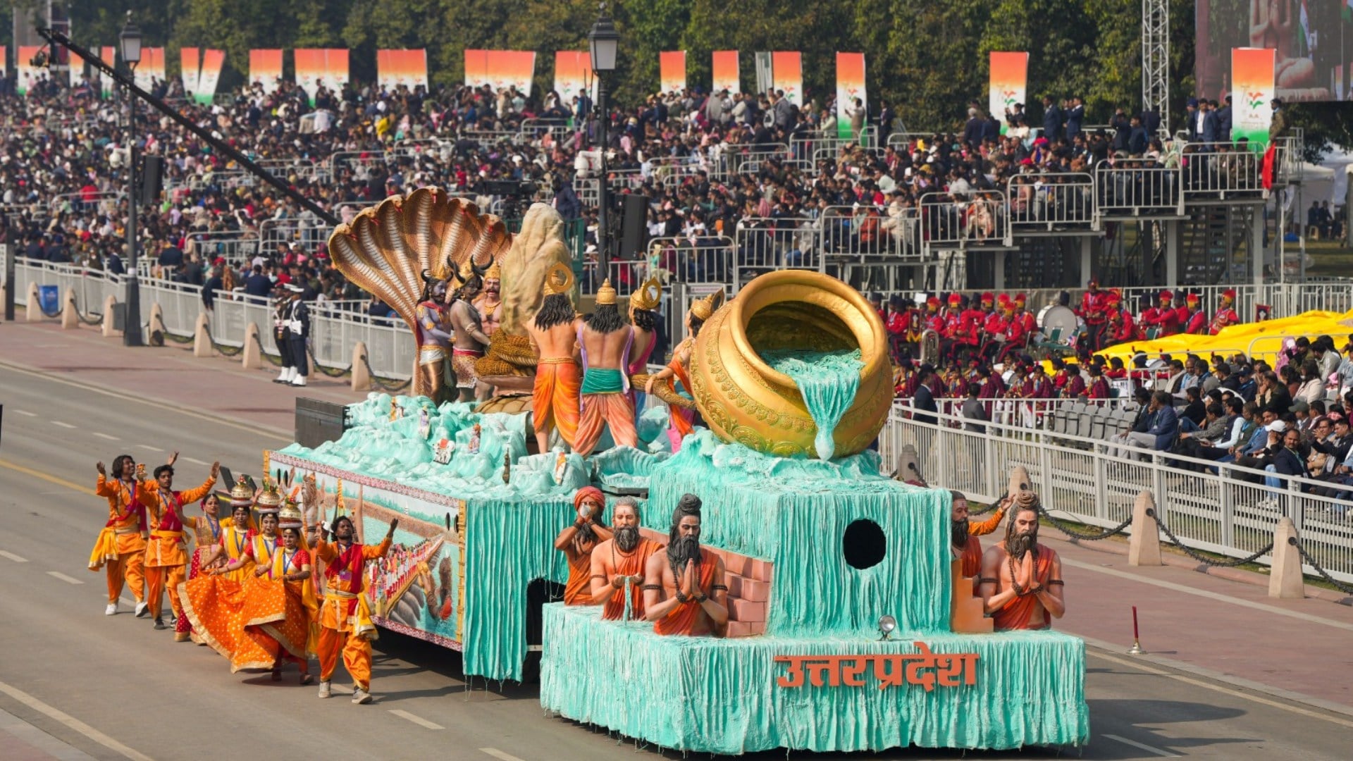Republic Day Parade:देश की सैन्य शक्ति और समृद्धि की झलक, कर्तव्य पथ पर ...