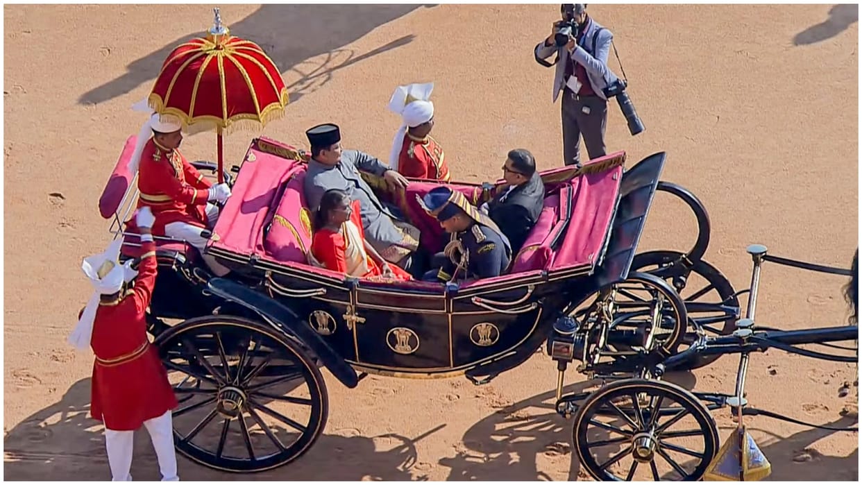 Republic Day: President Murmu Indonesian counterpart arrive at Kartavya Path in traditional buggy