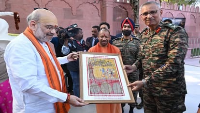 Home Minister and Chief Minister became common devotees as soon as they landed in the lap of Mother Ganga