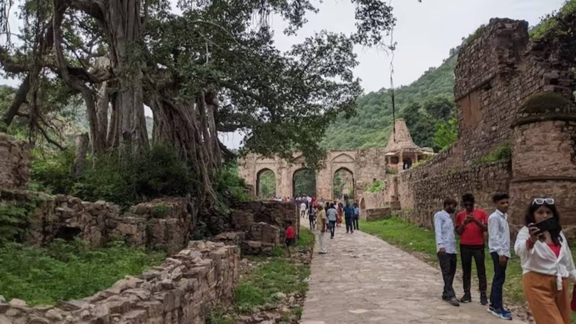Paranormal Tourism Know about this activity and the craze among people also Know about the places