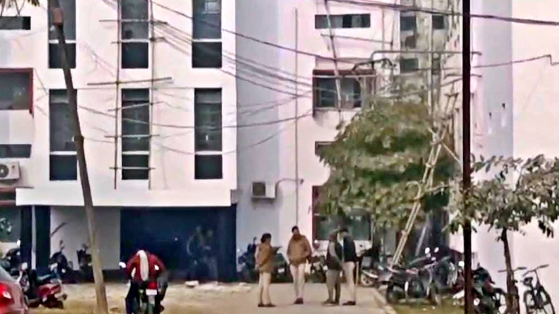 Bihar Chaos at BRABU in Muzaffarpur over asking for donations in name of Saraswati Puja students injured