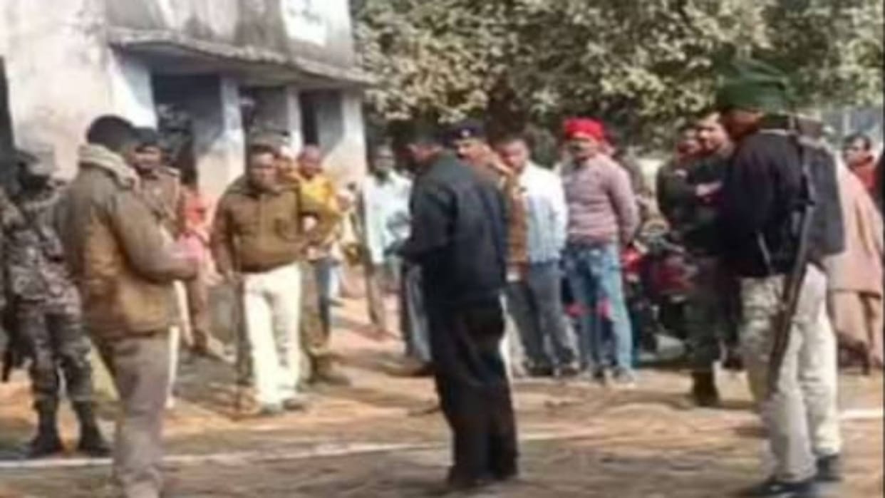 Crime in Bihar Fearless criminals shot cattle trader in Nawada and looted Rs 19 lakh