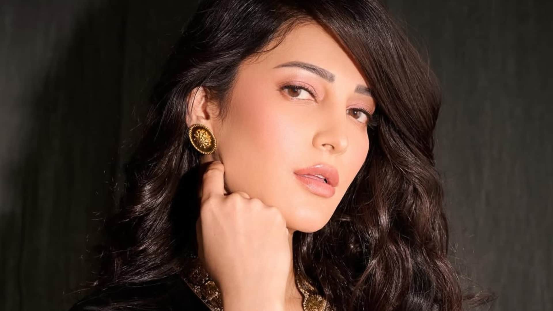 Shruti Haasan celebrates her Birthday daughter of kamal and Sarika know her Personal life and career