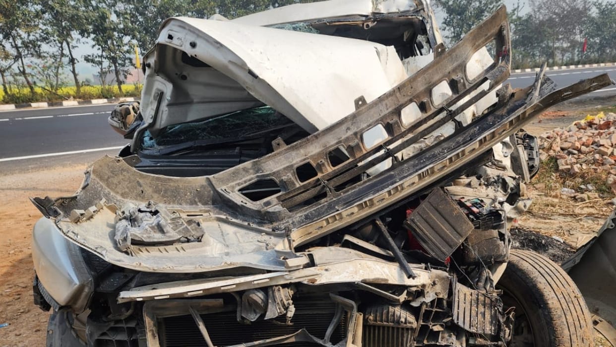 car of people going to Mahakumbh collided with tractor-trolley on the highway in Lakhimpur kheri