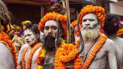 Mahakumbh 2025 Naga sadhus perform their last rites themselves know some unheard things