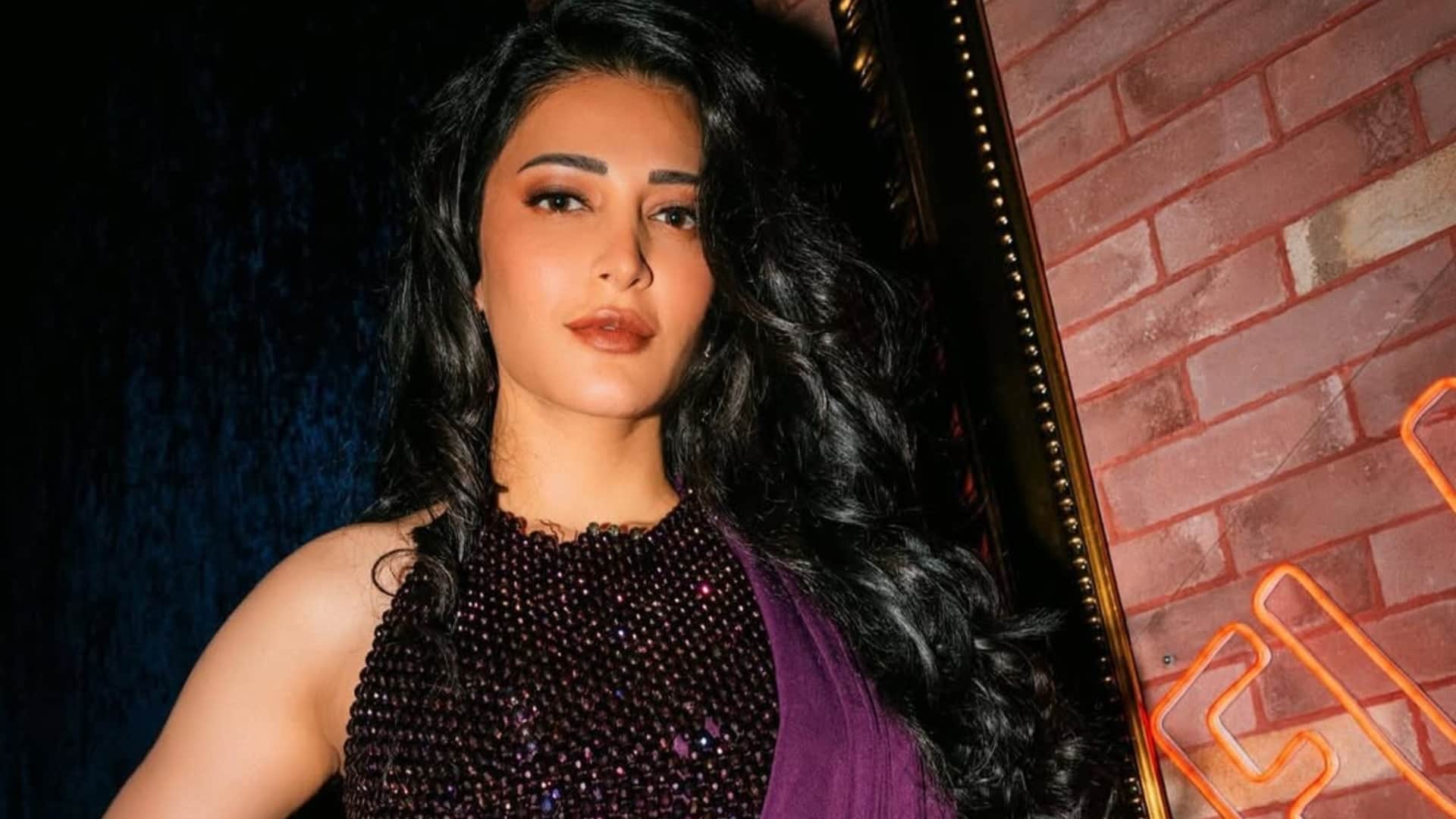 Shruti Haasan celebrates her Birthday daughter of kamal and Sarika know her Personal life and career