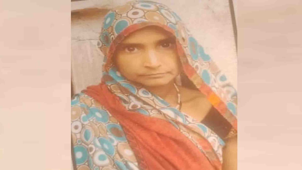 Road accident in Banda: Bike collides with bull, mother-in-law dies, son-in-law injured