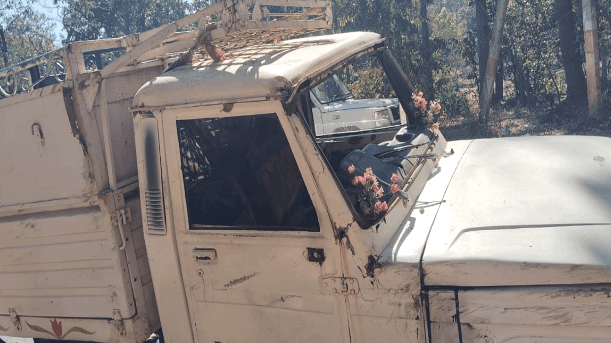 injuring 11 passengers during pickup vehicle lost control and overturned in Pendra