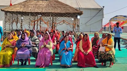 Mahakumbh 2025 flag hoisting done in camp of Rashtriya Parshuram Parishad Kumbh sanitation heroes were honored