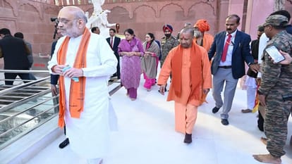 Home Minister and Chief Minister became common devotees as soon as they landed in the lap of Mother Ganga