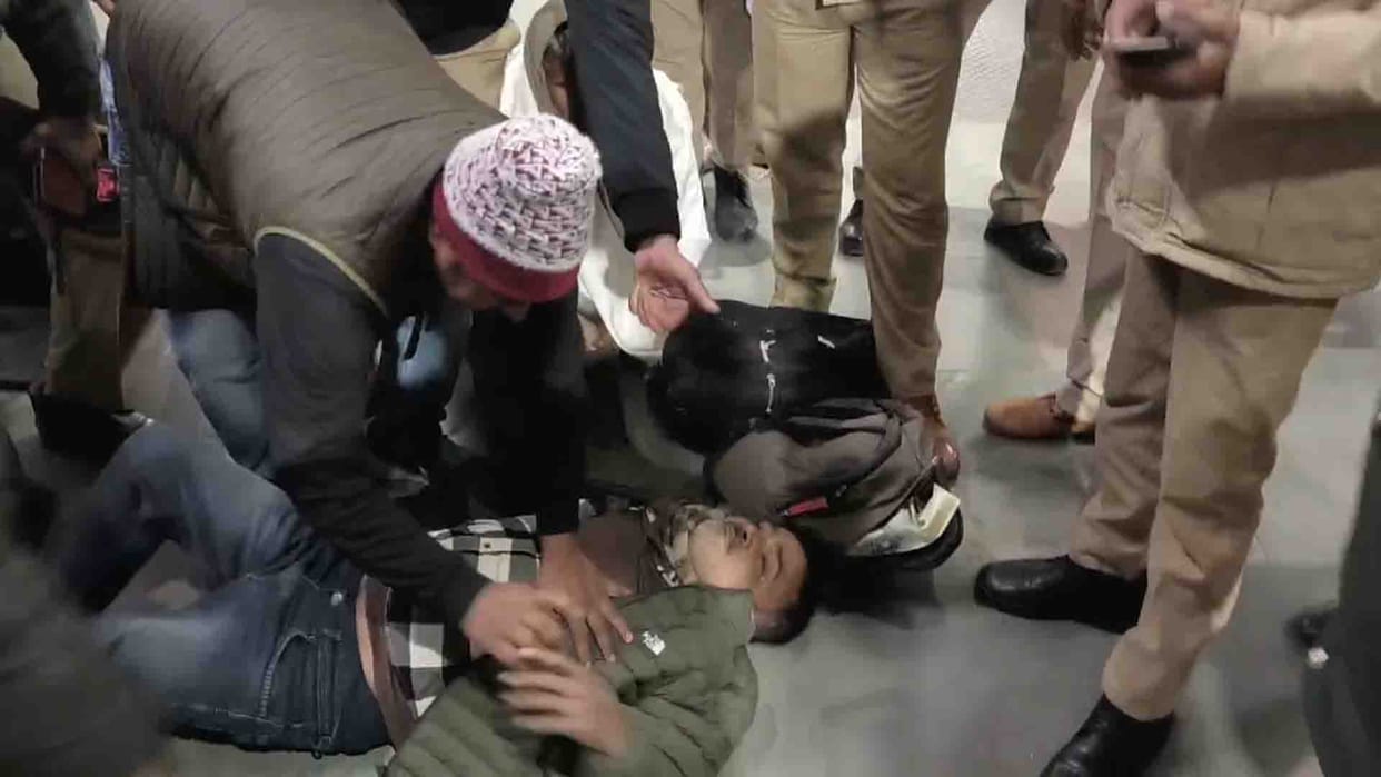 Kanpur: Young man had a heart attack at Central, life saved by giving CPR