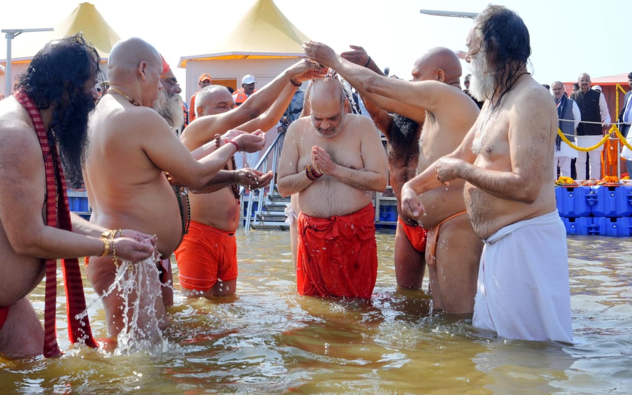 Home Minister and Chief Minister became common devotees as soon as they landed in the lap of Mother Ganga