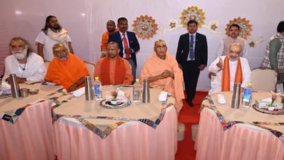 Home Minister and Chief Minister became common devotees as soon as they landed in the lap of Mother Ganga