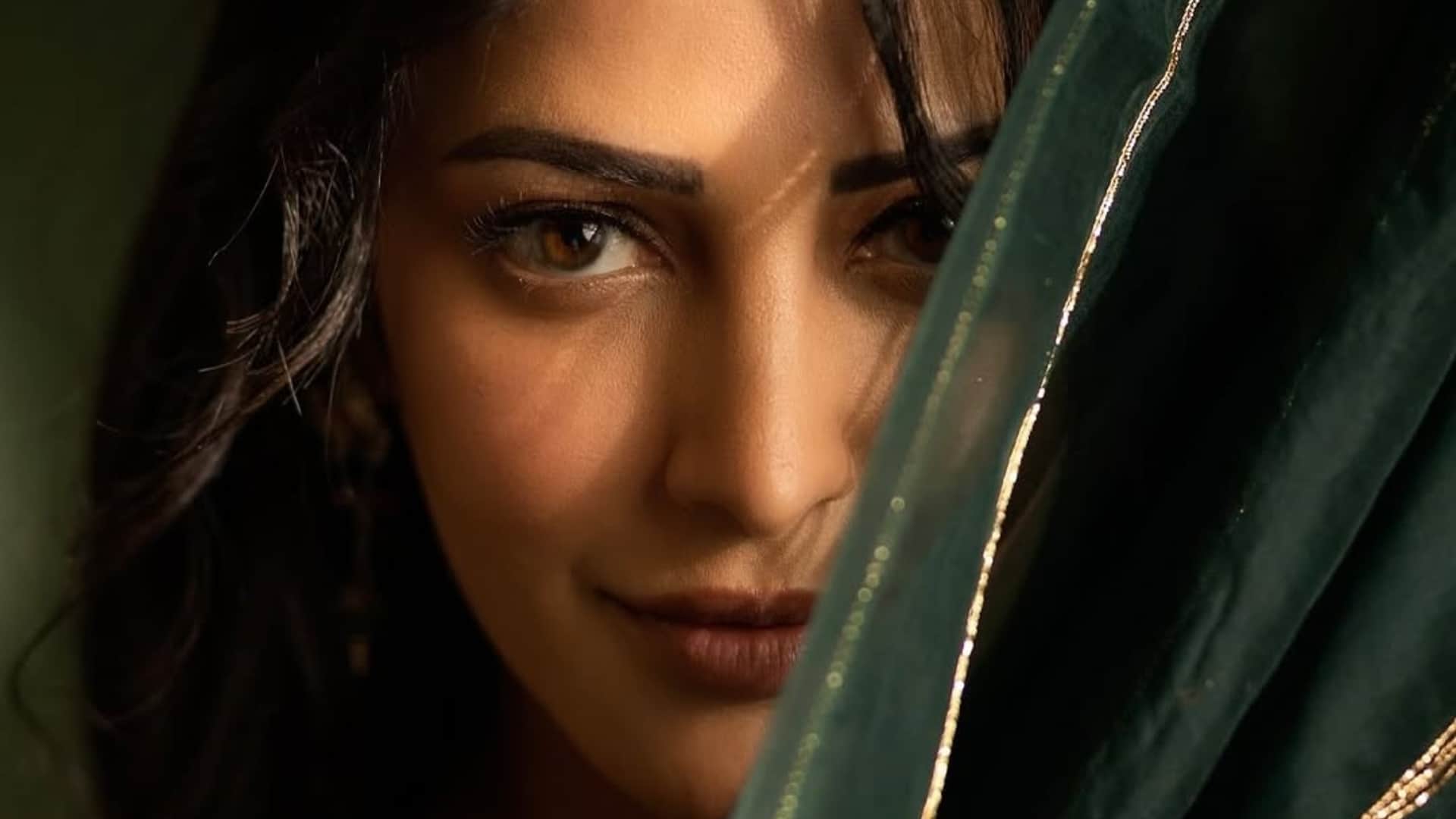 Shruti Haasan celebrates her Birthday daughter of kamal and Sarika know her Personal life and career