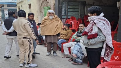 Shamli: A tarpaulin was placed on an open net on the roof, a Class 2 student fell on his feet and died