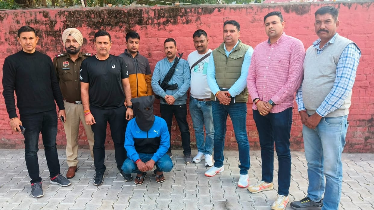 accused of looting Rs 14.5 crore from Reliance Jeweller showroom in Dehradun was caught from Kurukshetra