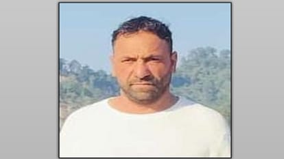 Bijnor: Car collides with a tree at the speed of a bullet... Brother-in-law and brother-in-law died
