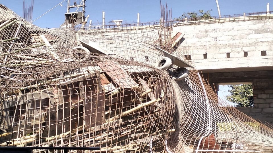 Bandarchunwa Church accident Six workers injured due to falling of roof centering contractor leg broken Jashp
