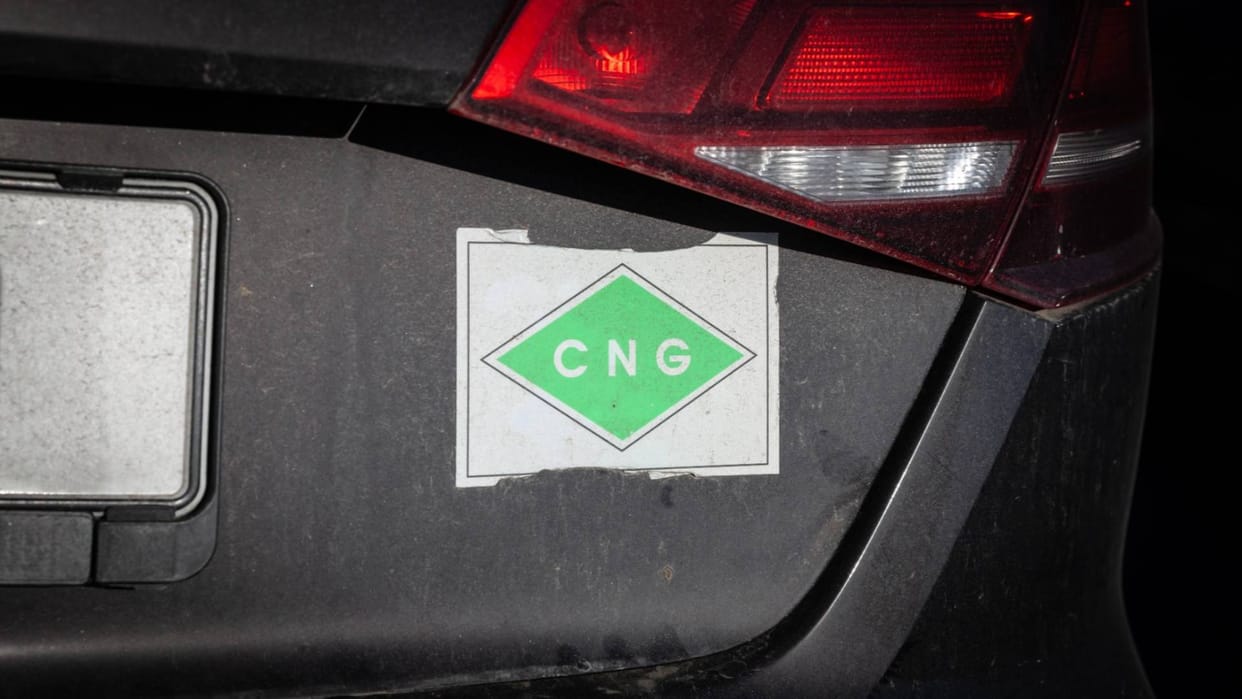 best cng car under 10 lakhs in india 10 lakh mai cng car