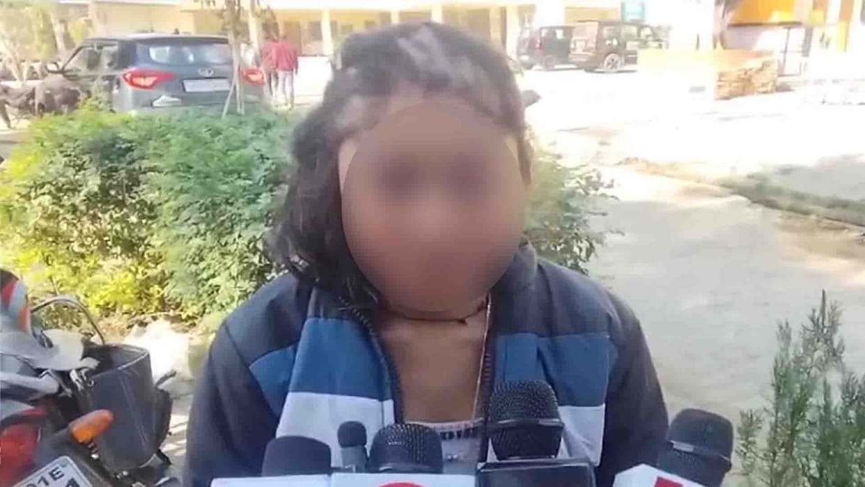 Hamirpur: Bullies entered the house and cut the hair of the girl