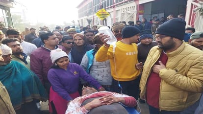 7 deaths in Baghpat: 150 devotees climbed the 65 feet high bamboo scaffolding, it fell with a thud