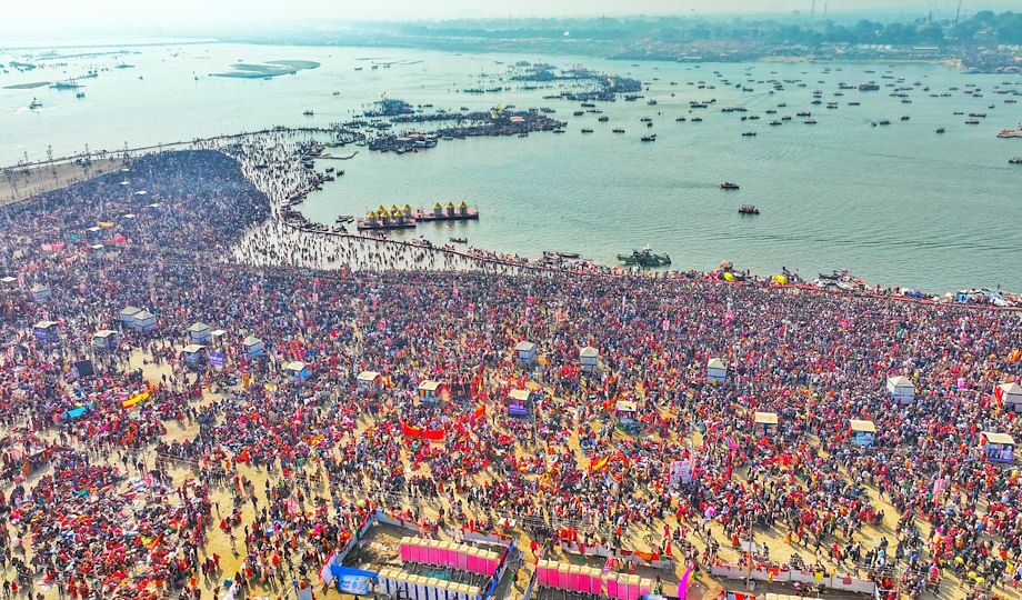 Mahakumbh 2025 If Unable To Take Bath In Sangam Kumbh Mela Follow These Tips To Get Blessings Of Maa Ganga - Amar Ujala Hindi News Live - Mahakumbh 2025:नहीं जा पा रहे