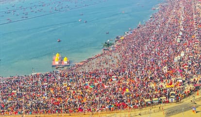 Mahakumbh: After midnight, the dip of silent faith starts, more than 10 crore devotees are estimated