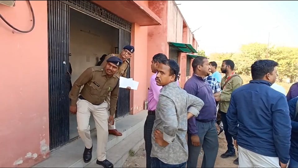 पुलिस मामले की जांच में जुटी