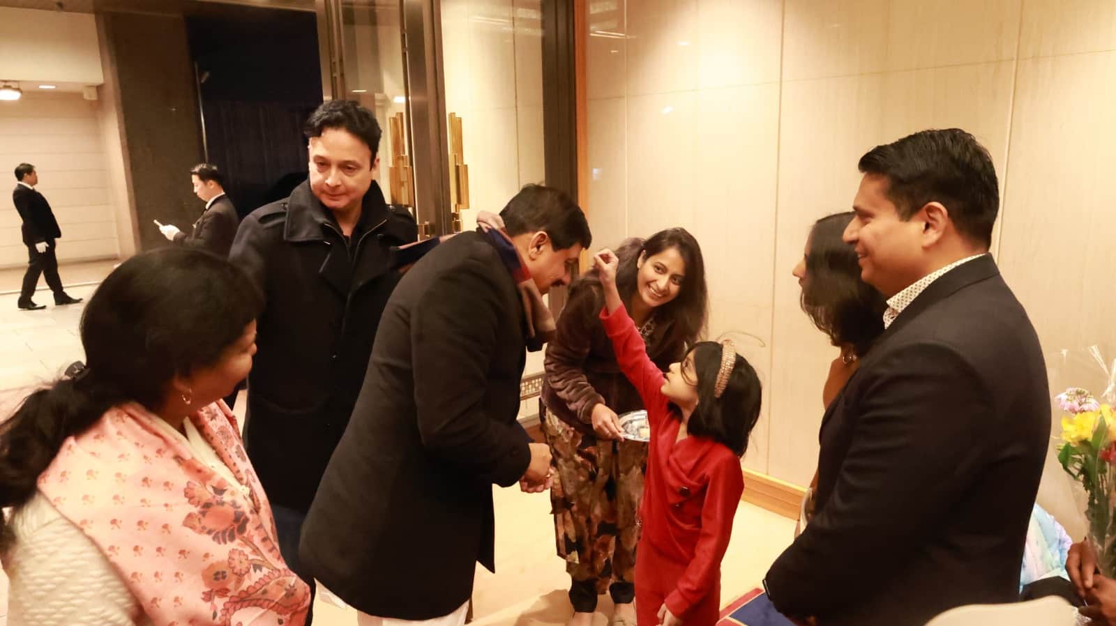 Mohan Yadav Japan Visit: CM Yadav received warm welcome in Tokyo, girl welcomed him by applying tilak