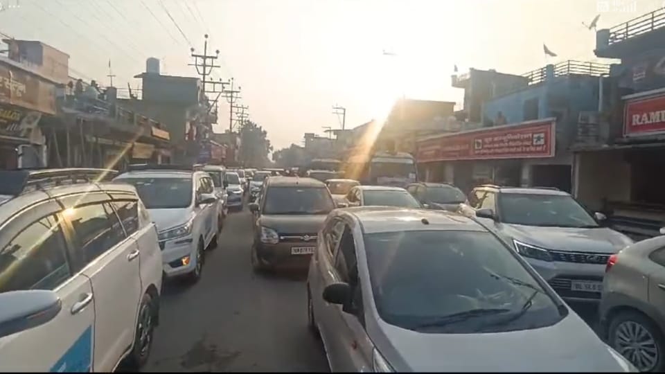 National Games Uttarakhand police Traffic Plan Fail after Huge Crowd gathered near Stadium