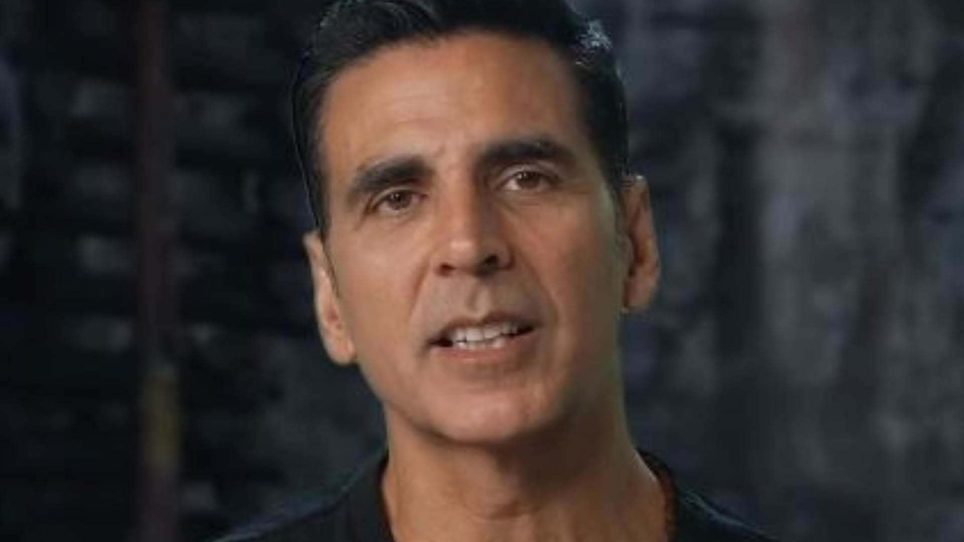 Sky Force actor Akshay Kumar shares risky stunt Angaaray that made Mahesh Bhatt worry said yeh mar jaayega
