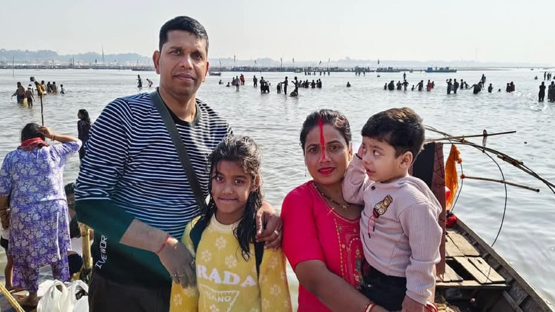 UP Accident News Advocate family died in an accident on Lucknow Expressway After taking a dip in Maha Kumbh