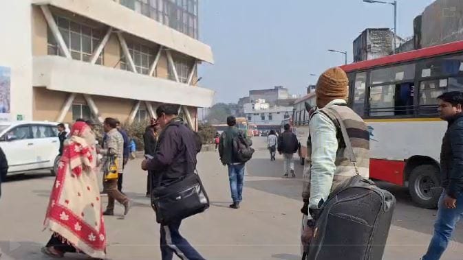 Heavy vehicles stopped district border administration on alert passengers appealed remain calm