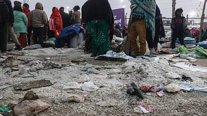 Mahakumbh Stampede: महाकुंभ में मौनी अमावस्या पर भगदड़, 30 श्रद्धालुओं की मौत; 60 लोग घायल, देखें तस्वीरें Stampede in Mahakumbh: Stampede at Sangam Ghat, information of death of many devotees, relief work underway