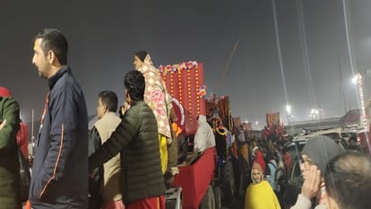 Stampede in Maha Kumbh: After the accident, the Akhara announced not to take bath in Amrit, the procession ret