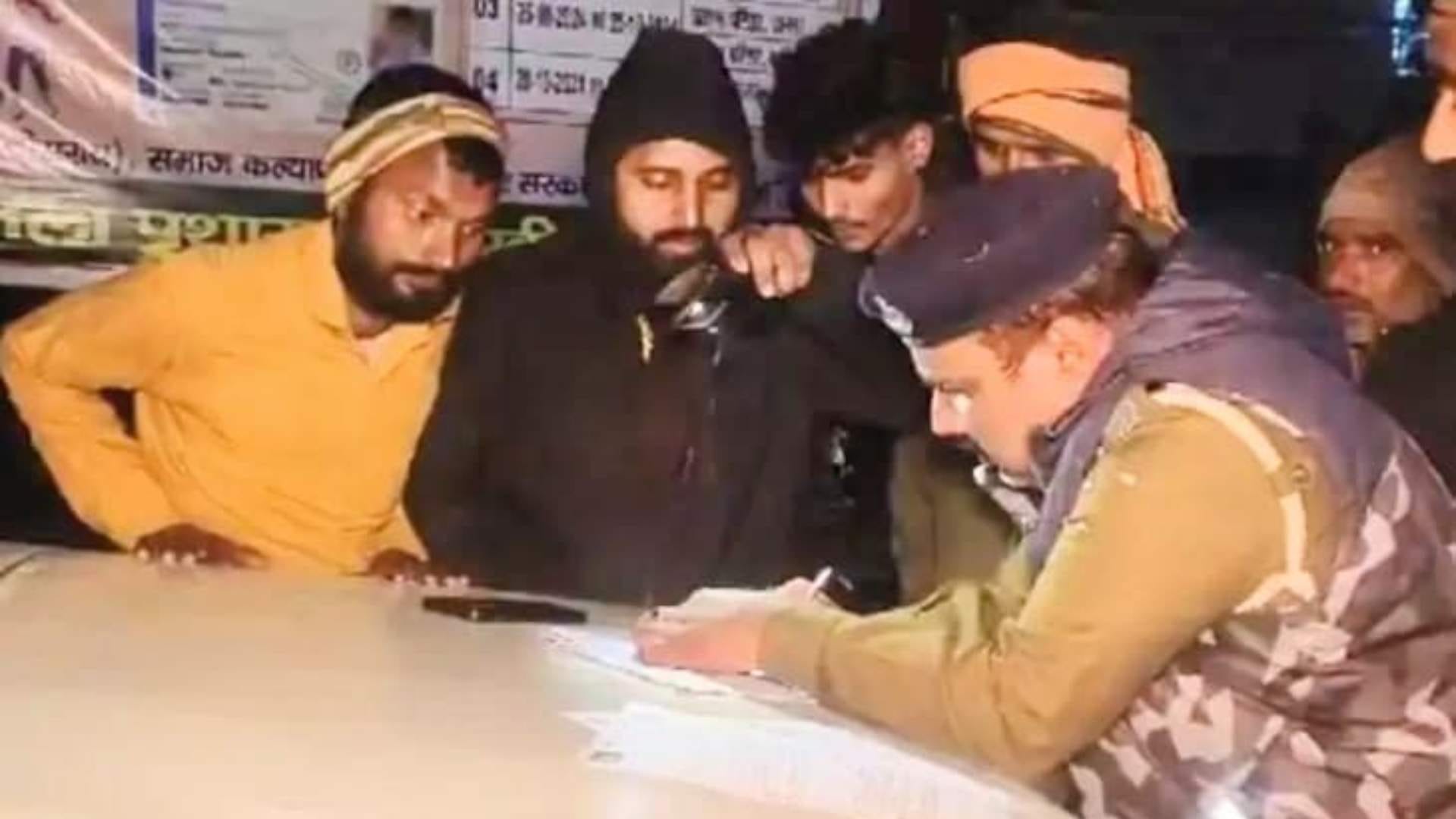 Bihar News : lover beaten to death boy friend Girl friend's family accused Love Affair lakhisarai bihar police