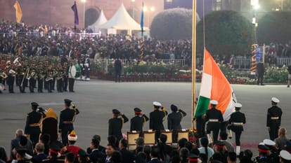 Many leaders including President Murmu, PM Modi attended beating retreat ceremony at Vijay Chowk