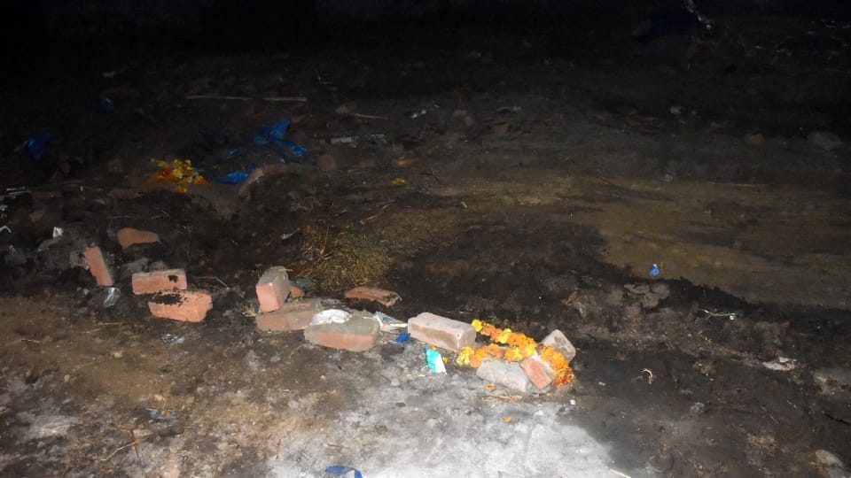 UP Crime News Uproar in UP Over Statue Removal Tension Led to Caste Clash News in Hindi aligarh