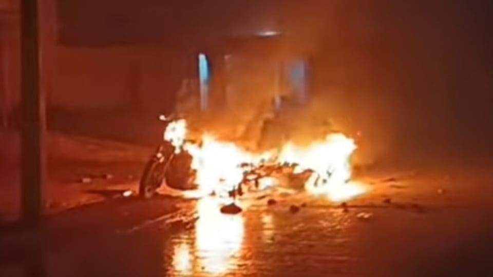 UP Crime News Uproar in UP Over Statue Removal Tension Led to Caste Clash News in Hindi aligarh