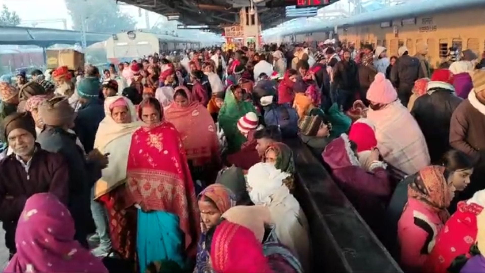 Mahakumbh Stampede purvanchal expressway including varanasi jaunpur  vehicle stopped see latest updates