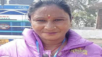 Mahakumbh 2025: महाकुंभ में मची भगदड़ में उत्तराखंड की एक महिला की मौत, बेटे-बहू के साथ गई थी गुड्डी देवी A woman from kichha died in the stampede during Mahakumbh