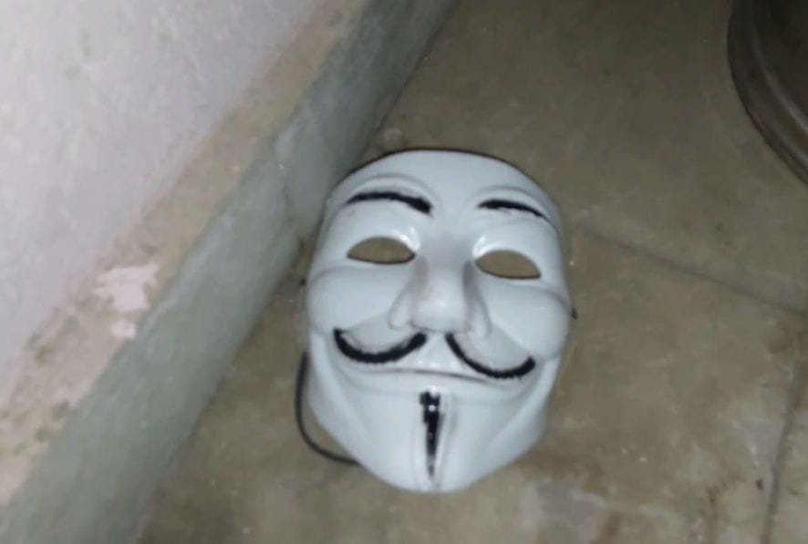 A family went for wedding shopping, thieves entered the house; left this mark for the police