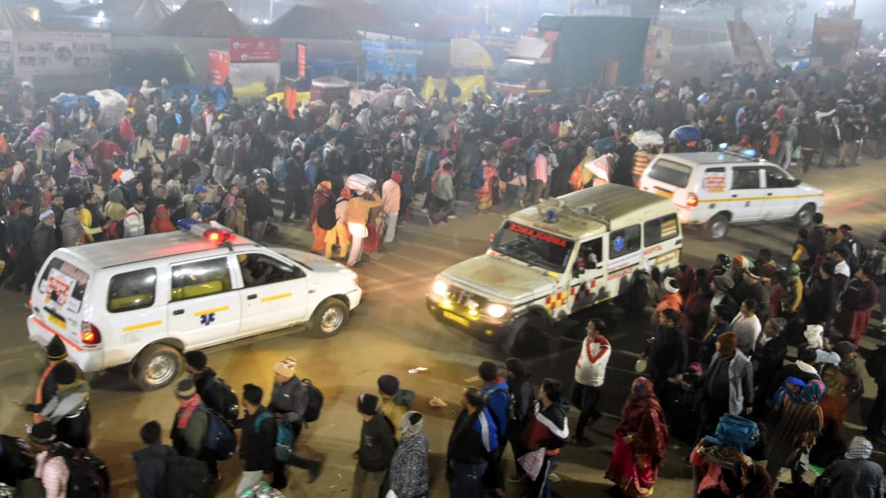 Stampede in Mahakumbh: More than 50 ambulances started running minute by minute after making green corridor