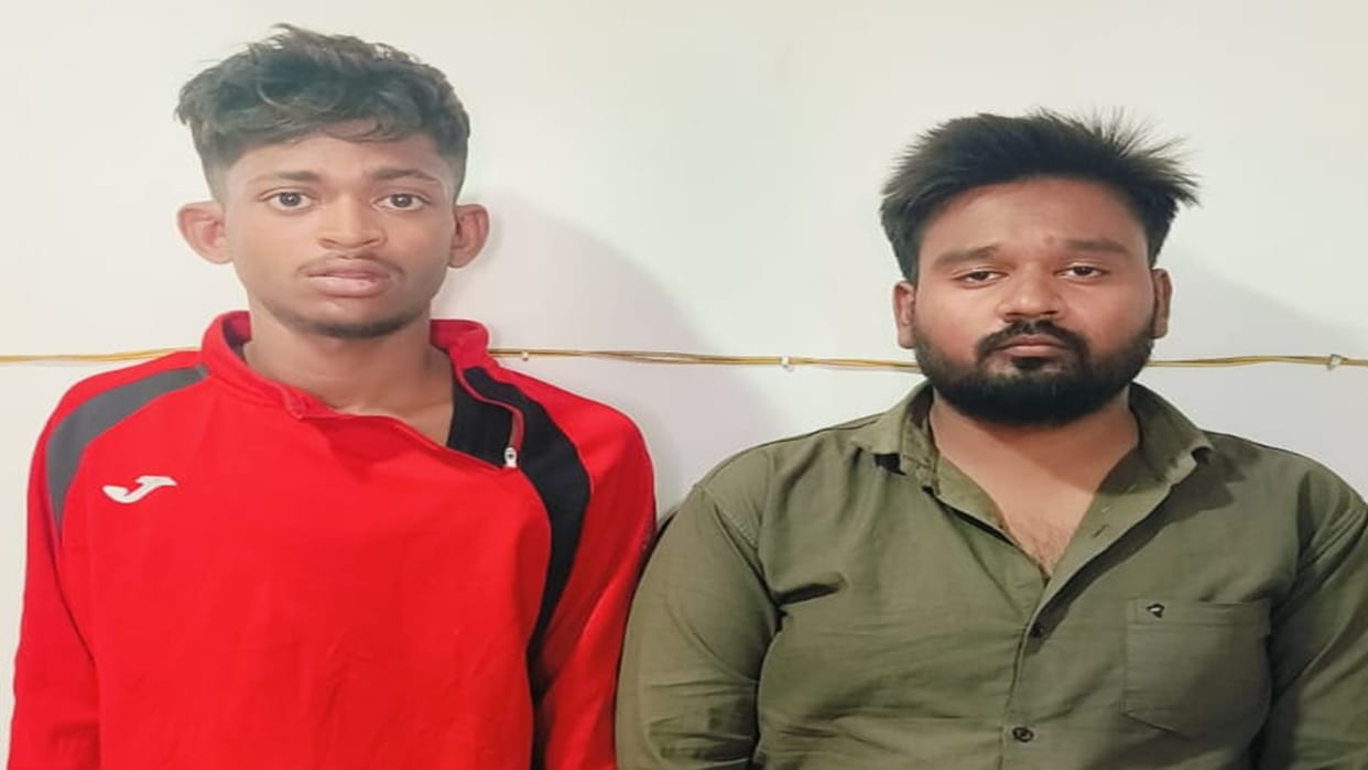 Cunning thieves steal cash and gold and silver jewellery from an empty house, two accused arrested in Raipur