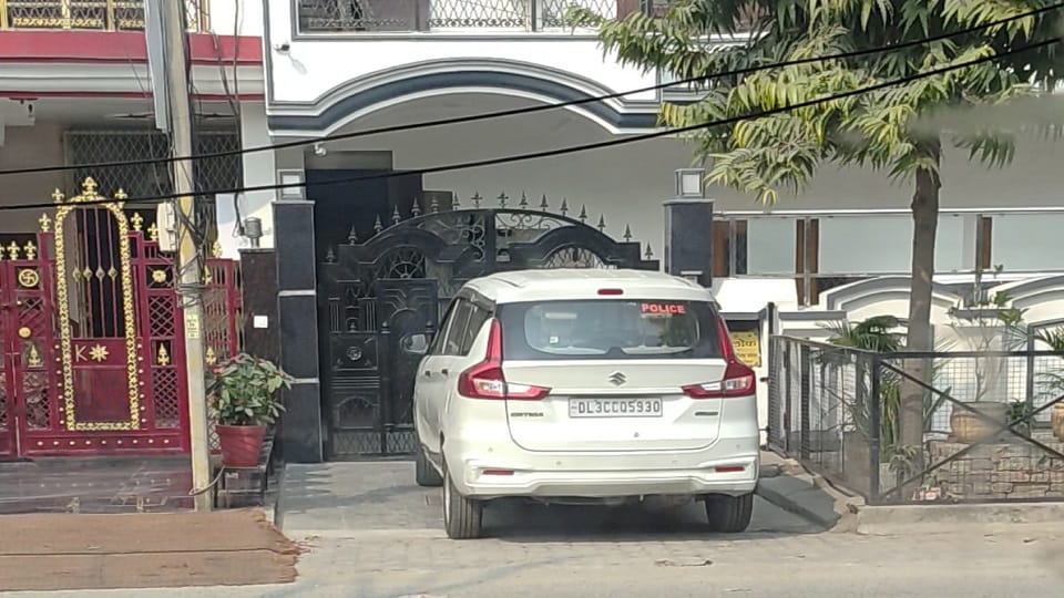 UP: CBI raids Indian Oil official's house in Meerut, cash and documents seized